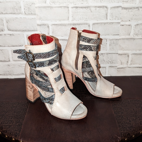 FreeBird Tiara Ice Multi Sandals size 8 - Picture 11 of 12